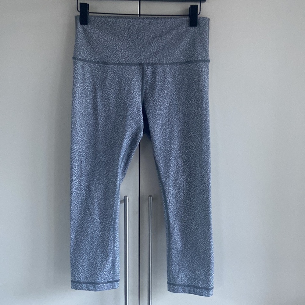 Lululemon Wunder Under Crop (Hi-Rise) (Full-On Luxtreme 21") EUC